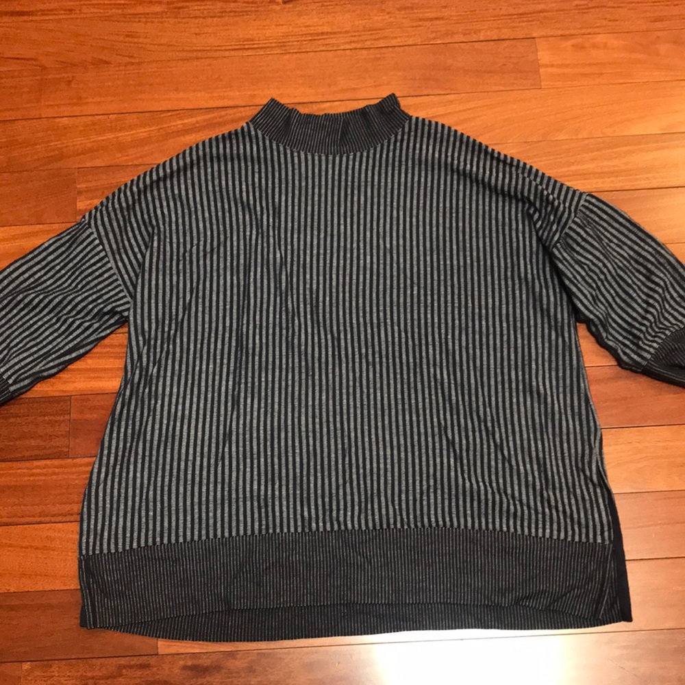Striped high neck three quarter top